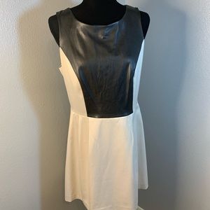Kenzie Black and White Dress size 12